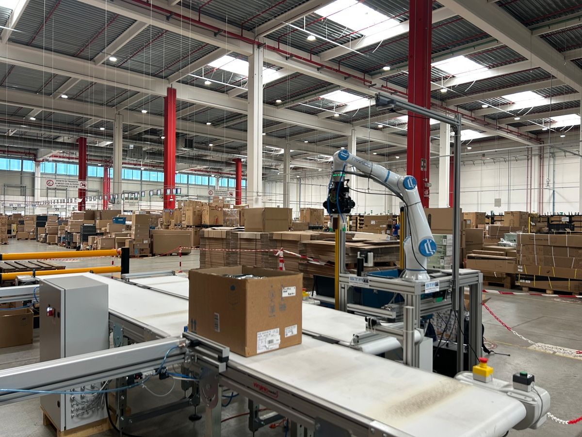 Comau solucion robotica fulfillment