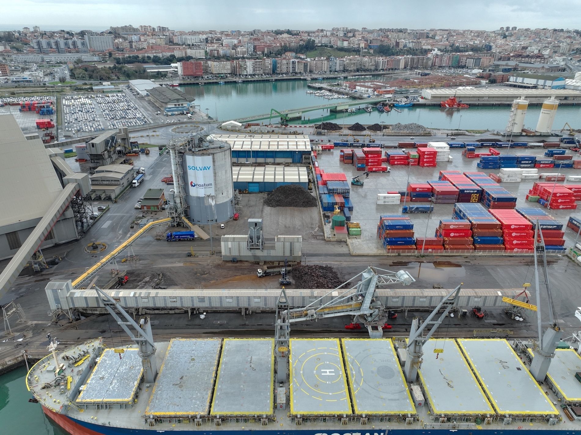 Muelle de Raos 2 en el puerto de Santander Muelle de Raos 2 en el puerto de Santander