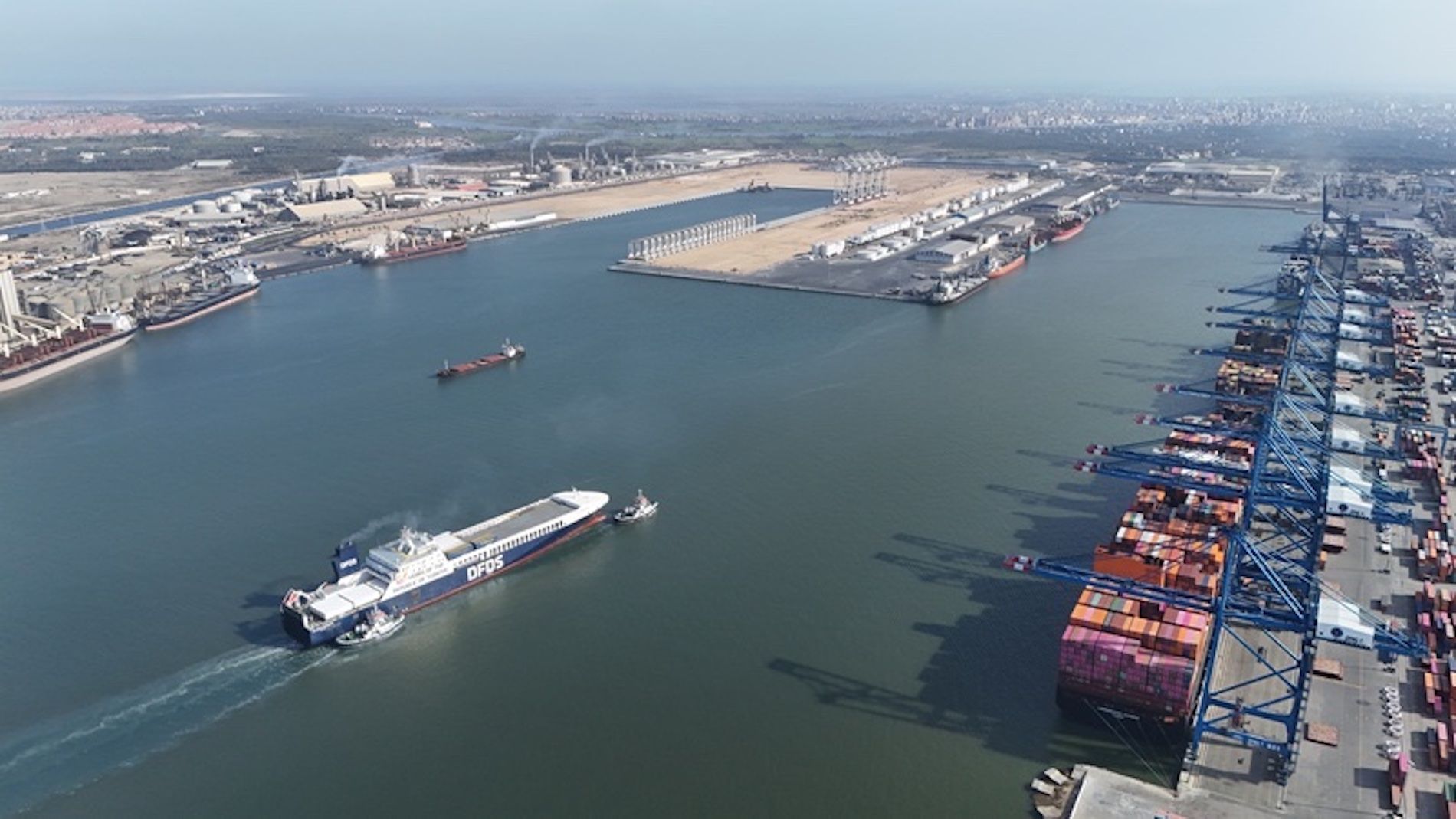 ferry DFDS navegando