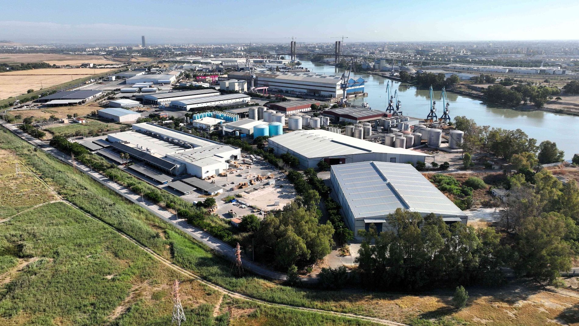 El contrato será determinante para avanzar progresivamente en la electrificación de la actividad marítima y portuaria.