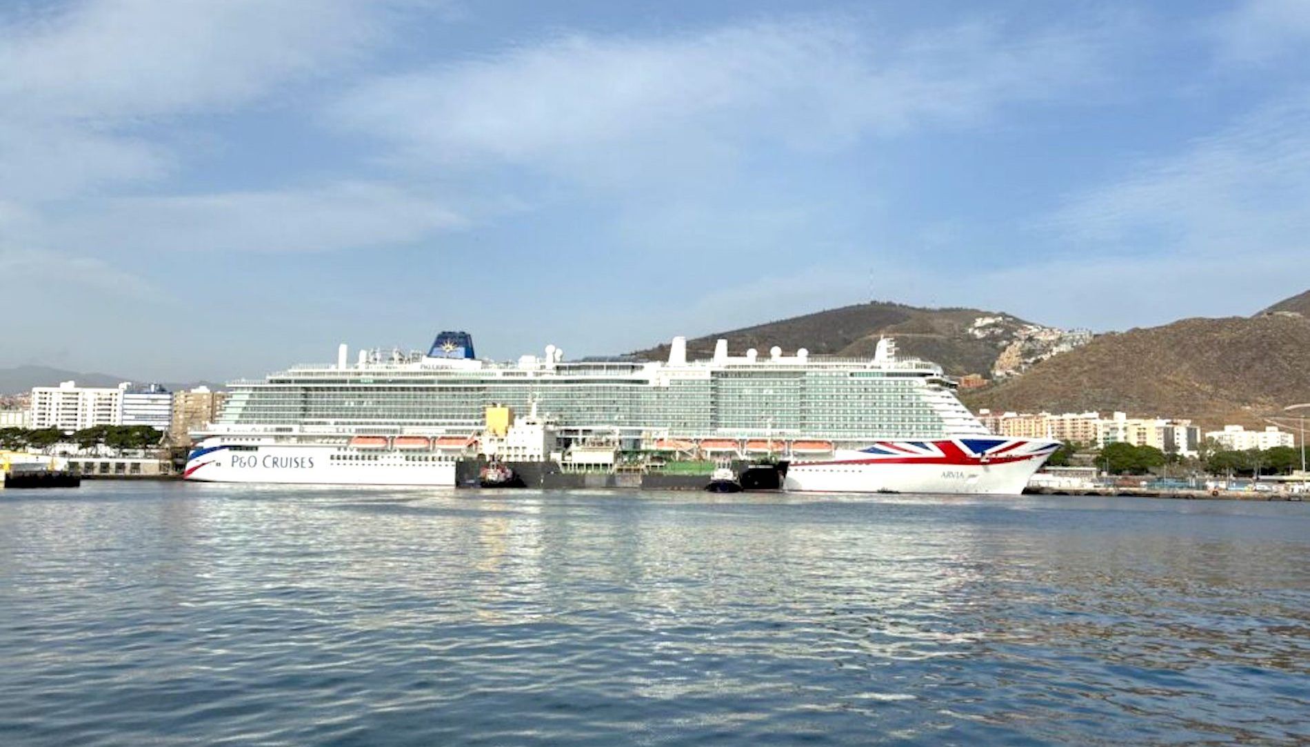 suministro GNL a crucero puerto de Tenerife suministro GNL a crucero puerto de Tenerife