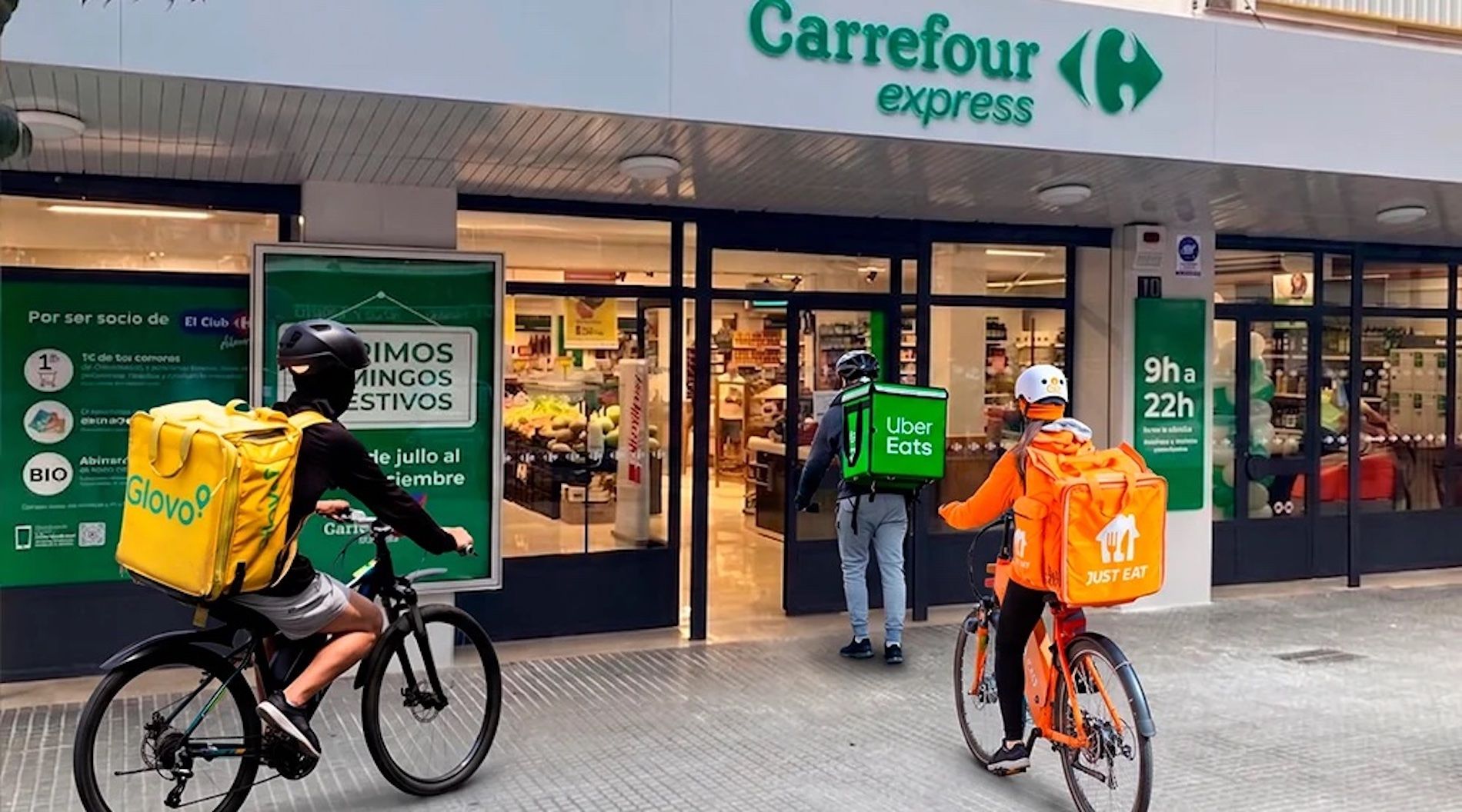 Carrefour prueba un servicio de reparto nocturno en grandes plazas urbanas.