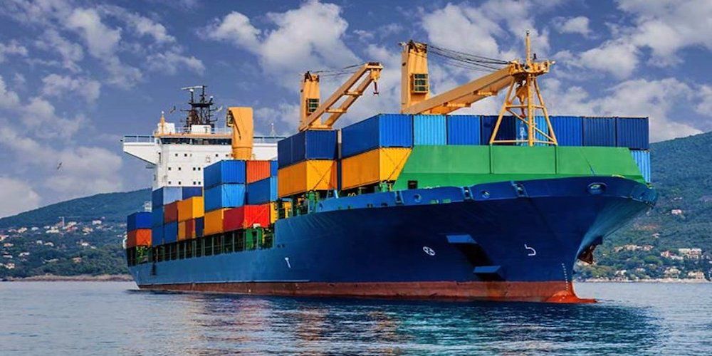 Buque-portacontenedores-navegando