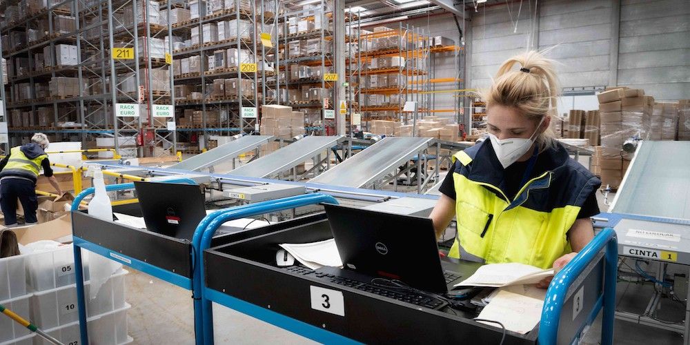 Los convenios colectivos de logística y transporte suscritos en el primer trimestre de 2025 proponen subidas salariales de un 3,23%