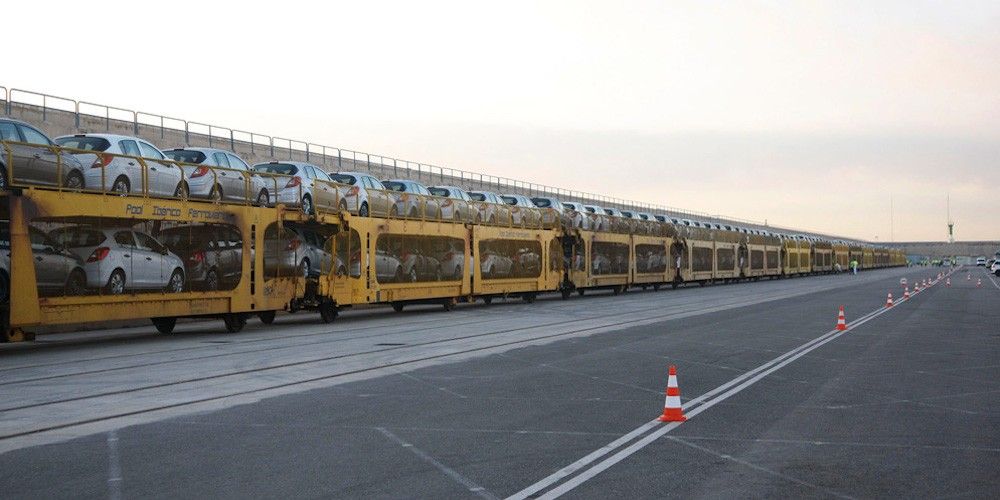 tren automoviles coches logistica automocion puerto Valencia