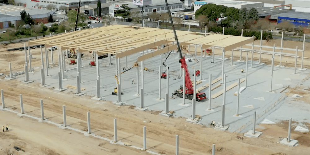 construcción plataforma logística Segro estructura madera sostenibilidad Amazon