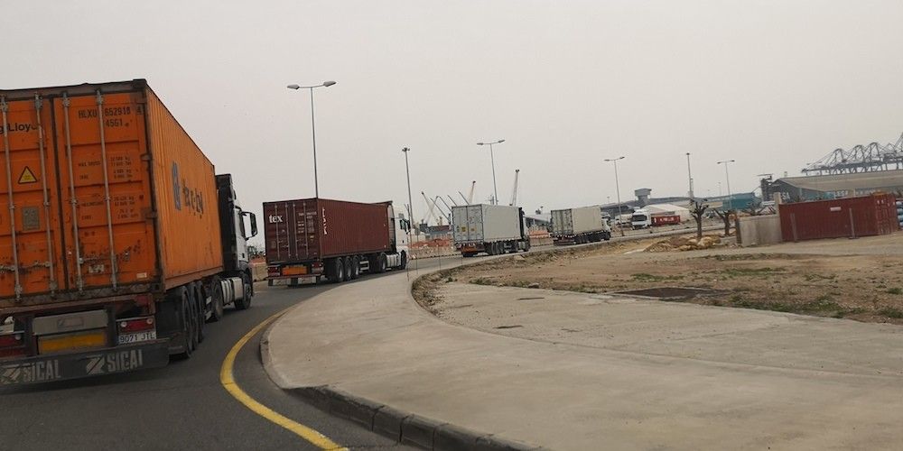 Trafico camiones puerto Valencia