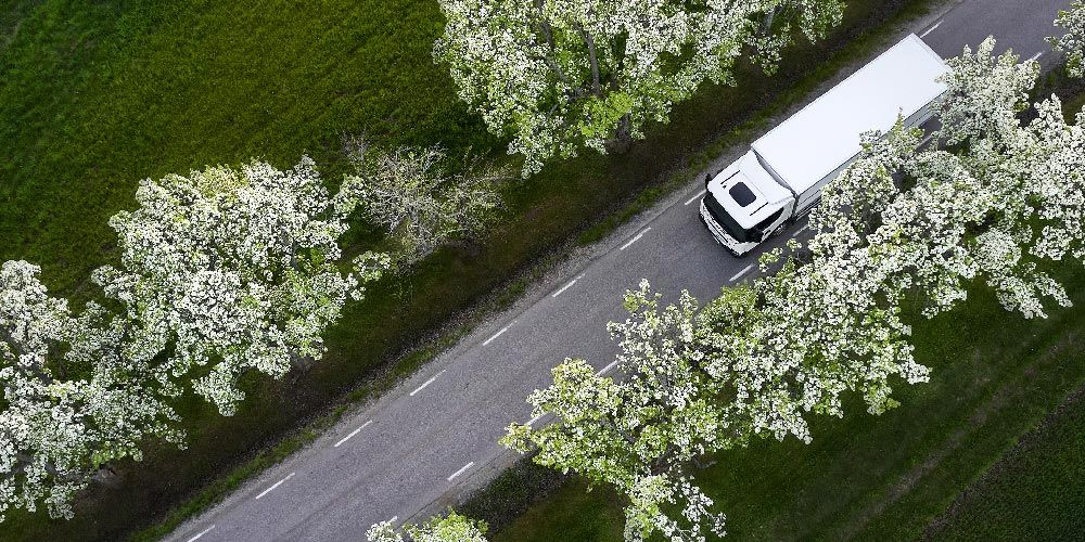 Camion-carretera-vista-cenital