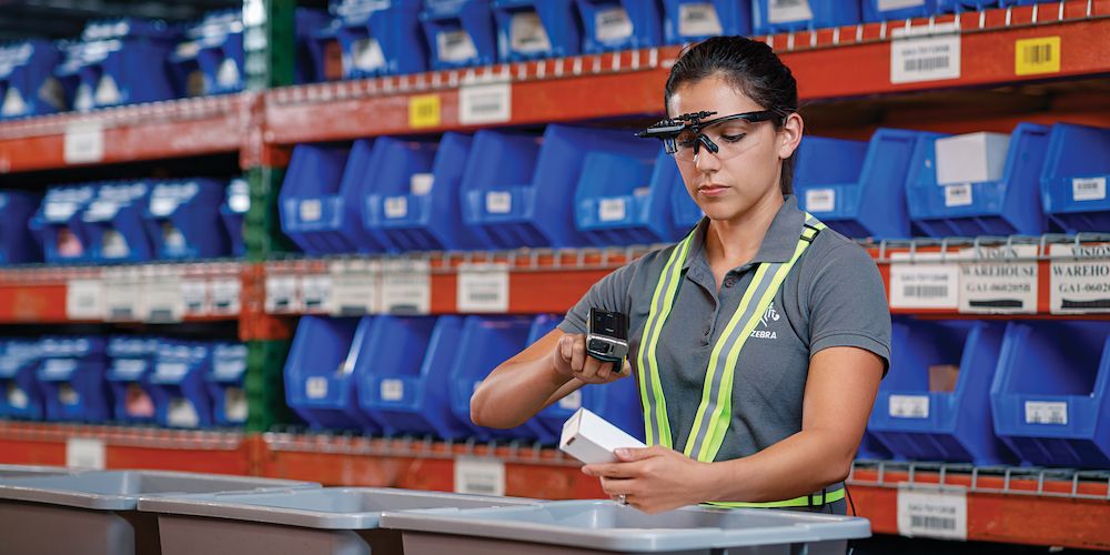 picking en almacen con gafas de realidad virtual