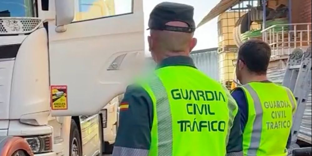 operacion mossos guardia civil enero 2023 empresa transporte camion inspeccion