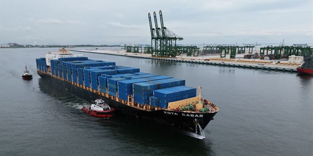 portacontenedor navegando PIL portacontenedor navegando PIL