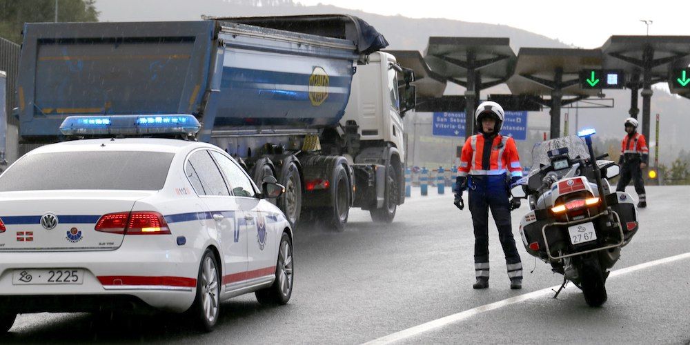 vigilancia policia vasca camiones