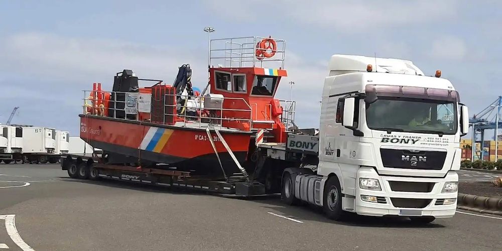 camion gruas bony puerto las palmas con barco fuente web gruas bony