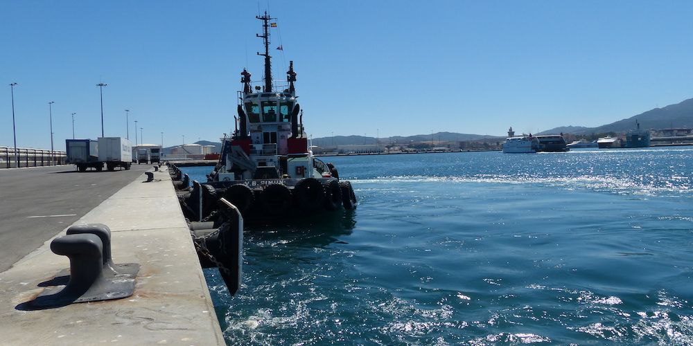 defensas en isla verde del puerto de algeciras