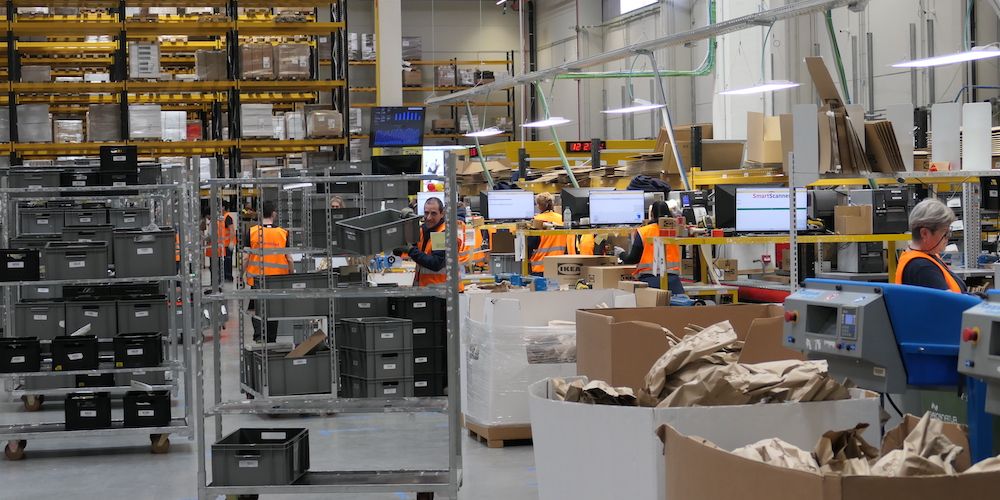 preparacion pedidos ecommerce DHL Illescas para Ikea empleo trabajadores