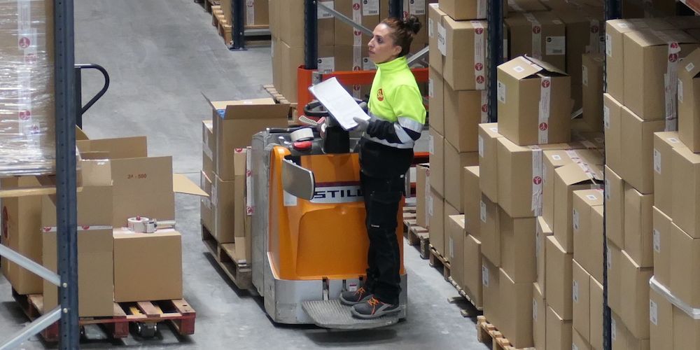 Fuerte incremento del número de trabajadores de logística y transporte afectados por EREs en abril