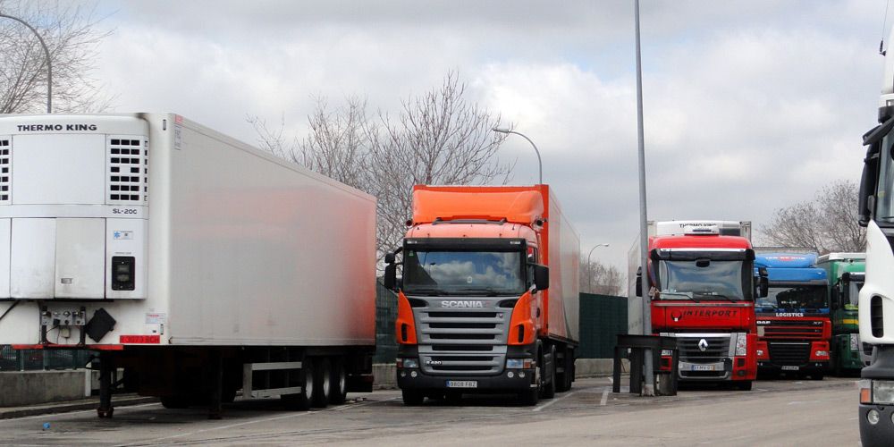 camiones-aparcados-2