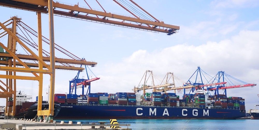 CMA CGM Centaurus en el puerto de Valencia