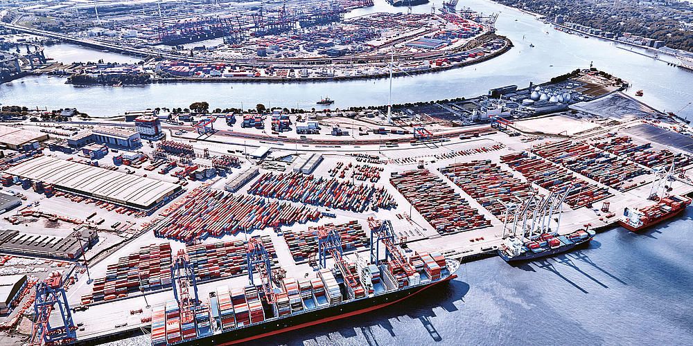 terminal contenedores puerto hamburgo vista aerea