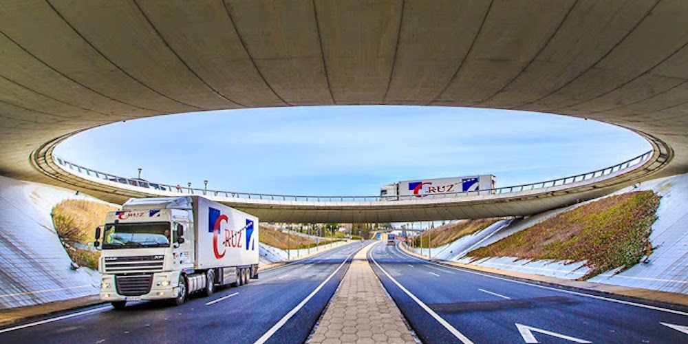 camiones transportes cruz