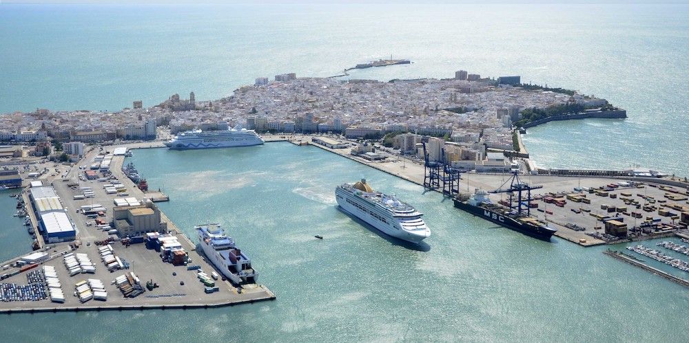 darsena puerto Cadiz cruceros