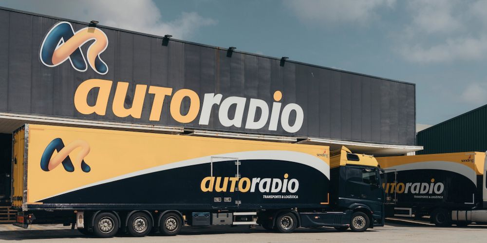 nave con camiones transportes auto radio nave con camiones transportes auto radio