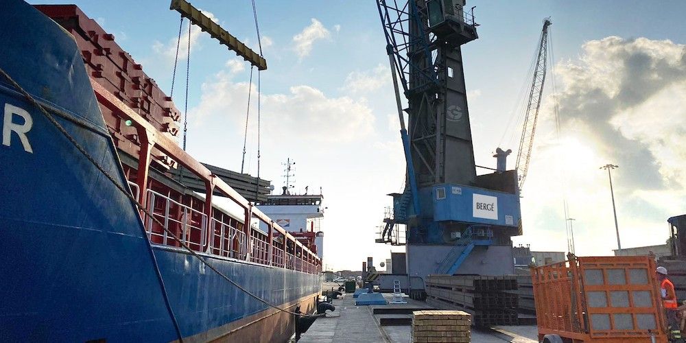 grua berge puerto tarragona grua berge puerto tarragona