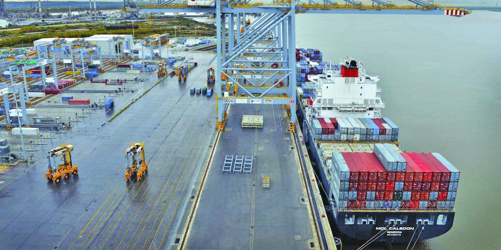 estiba contenedores puerto london gateway fuente grupo alonso