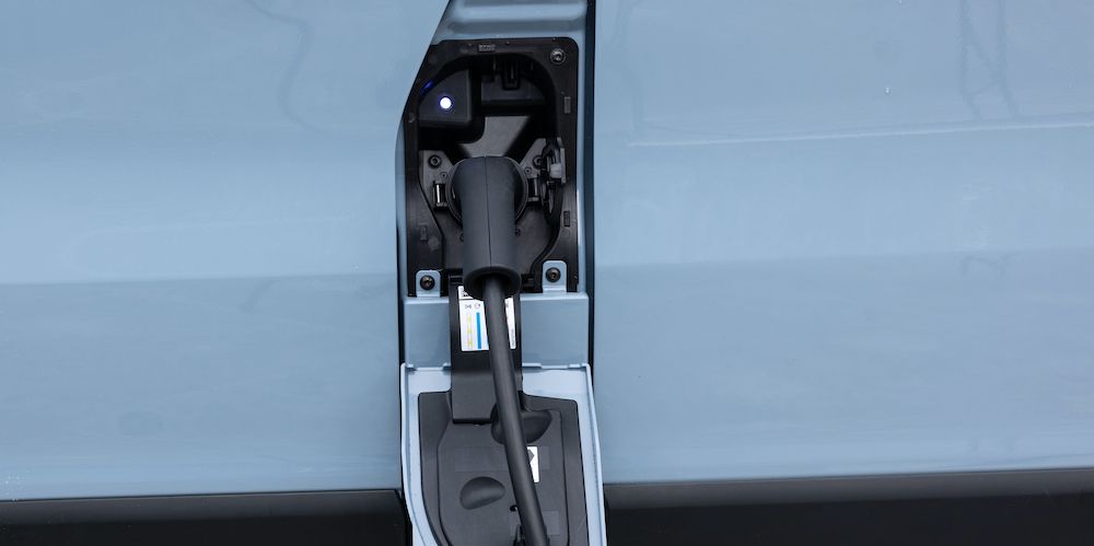 enchufe de carga Renault Traffic electrico