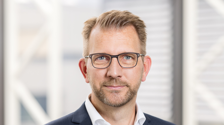 Jens Schmale_SWISSLOG