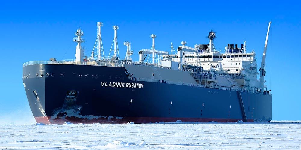buque transporte GNL MOL en hielo