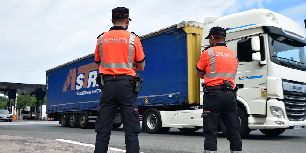 Ertzaintza control camiones peaje fuente policia vasca
