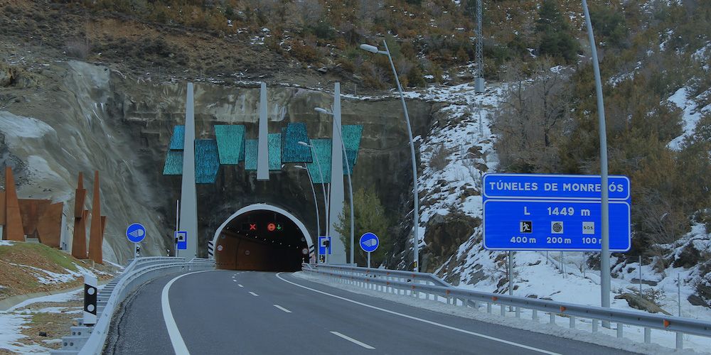 carretera entrada tunel monrepos huesca fuente FCC restricciones trafico camiones
