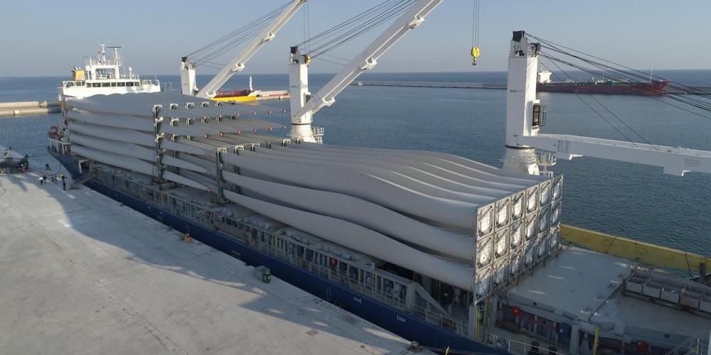 estiba palas eolicas puerto motril