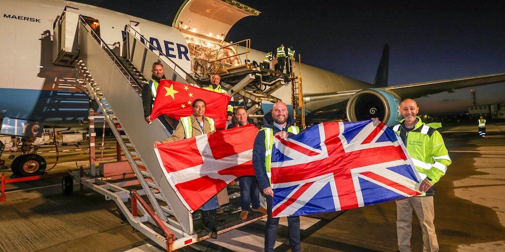 nueva linea de carga aerea de Maersk entre uk y china copia