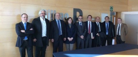 El puerto de Bilbao, el CAT y la administración navarra firman el acuerdo para la construccion de la nueva plataforma intermodal