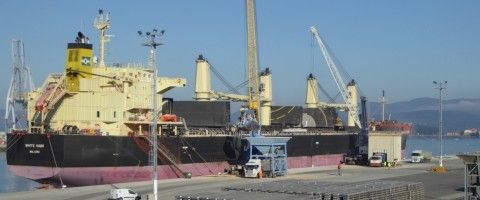 El puerto de Vilagarcia ya supera su registro en el trafico de mercancia del ejercicio anterior