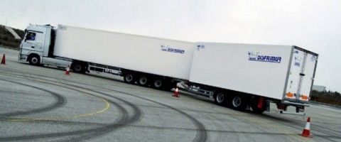 Ensayo de maniobrabilidad con una configuración de megatruck