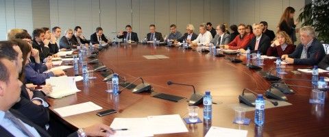 La industria logistica catalana acuerda la creacion de una comisión para reducir su impacto ambiental