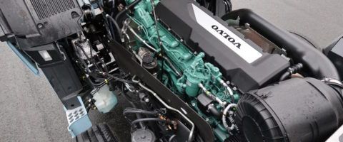 Volvo basa su solución en los probados motores diésel de 13 litros Euro6 Step C, para su funcionamiento con gas natural, pero utilizando gasóleo para la explosión de la mezcla.