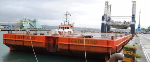 dos-plataformas-buscan-refugio-en-el-puerto-de-la-coruña