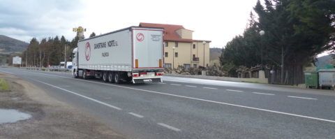 camion Gamertrans Norte Palencia en Pancorbo Burgos carretera camiones