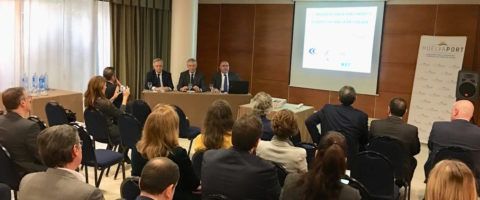 El puerto de Huelva presenta en Madrid su oferta intermodal
