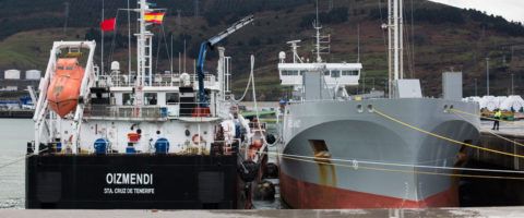 En febrero de 2018 la sociedad Itsas Gas ha completado la primera prueba piloto de carga de GNL de un buque a otro en el puerto de Bilbao.