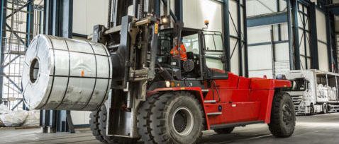 carretilla-elevadora-de-gran-capacidad-de-kalmar