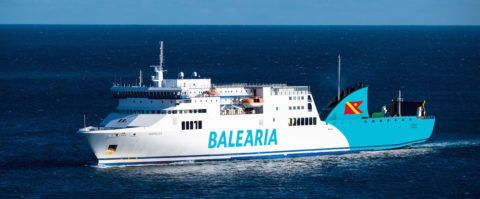 ferry-napoles-de-balearia-y-fred-olsen
