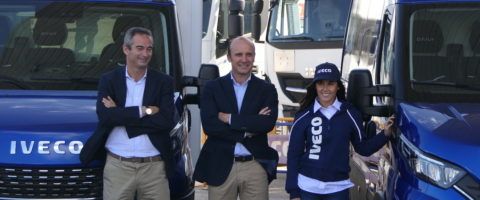 Ruggero Mughini,director general de Iveco y Filippo D’Amico, director de la unidad de Ligeros de Iveco, en el inicio de la Caravana Iveco en el concesionario de Iveco en Coslada.