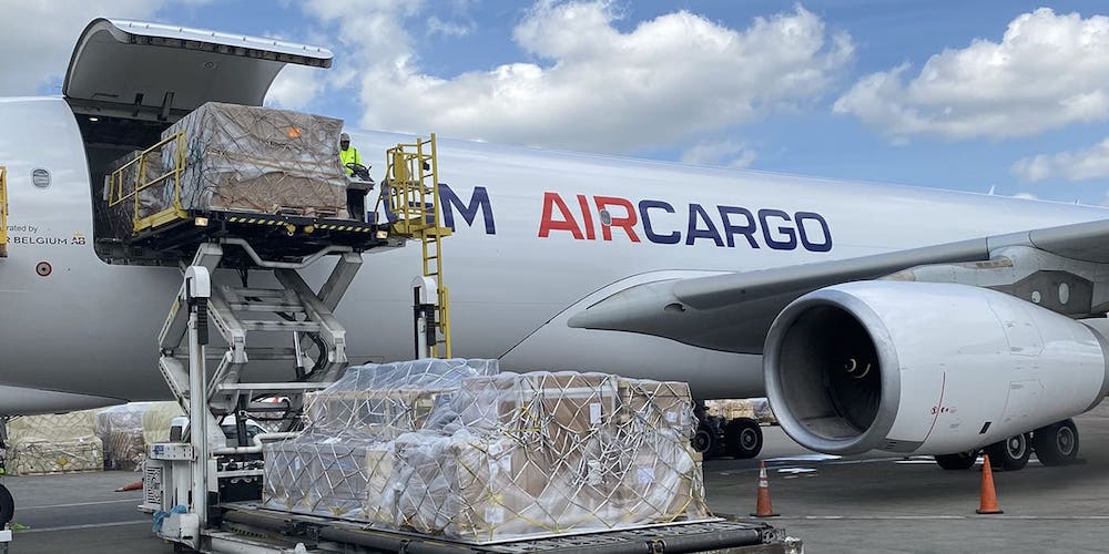 Avion CMA-CGM carga aerea