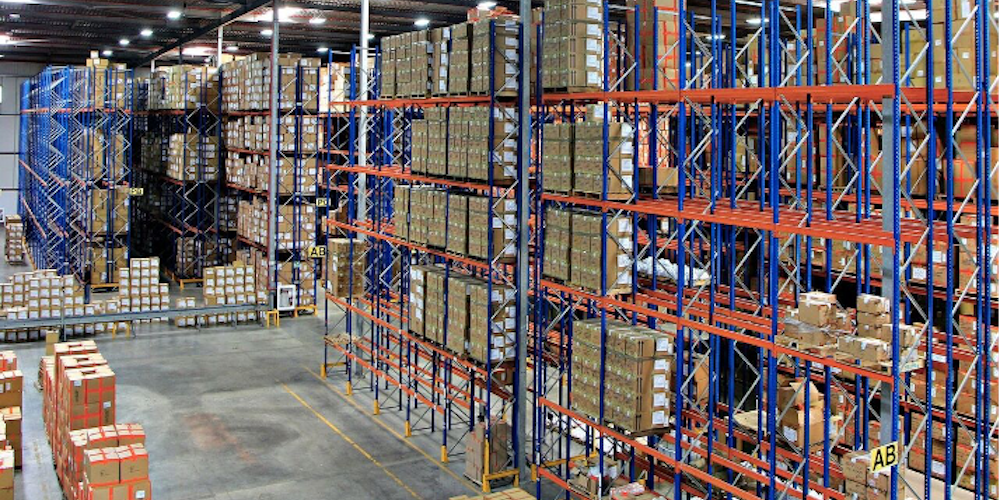 Las estanterías metálicas se han convertido en soluciones de almacenaje imprescindibles en almacenes, plataformas logísticas y tiendas.