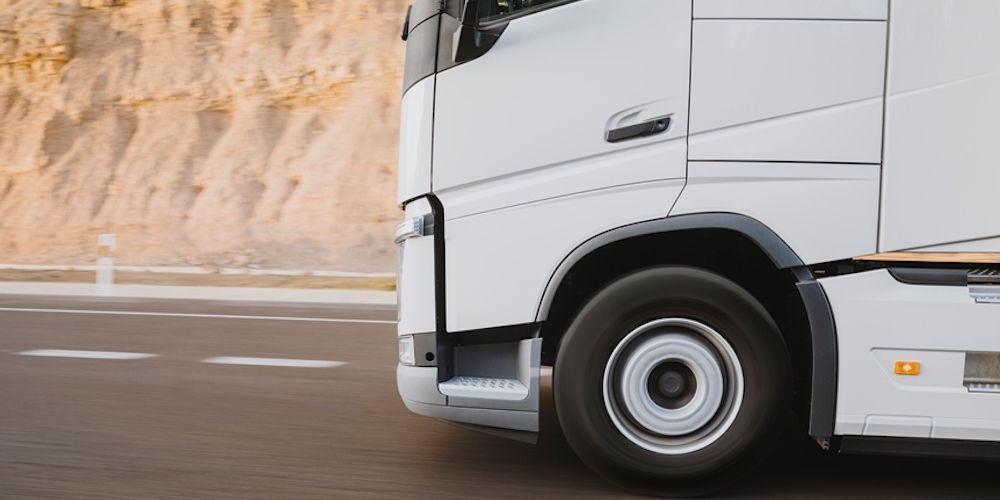 tractora en carretera fuente webfleet